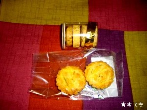 上：ライチ紅茶のクッキー、下：マンゴーとパイナップルのタルト。いかにも点心っぽい。